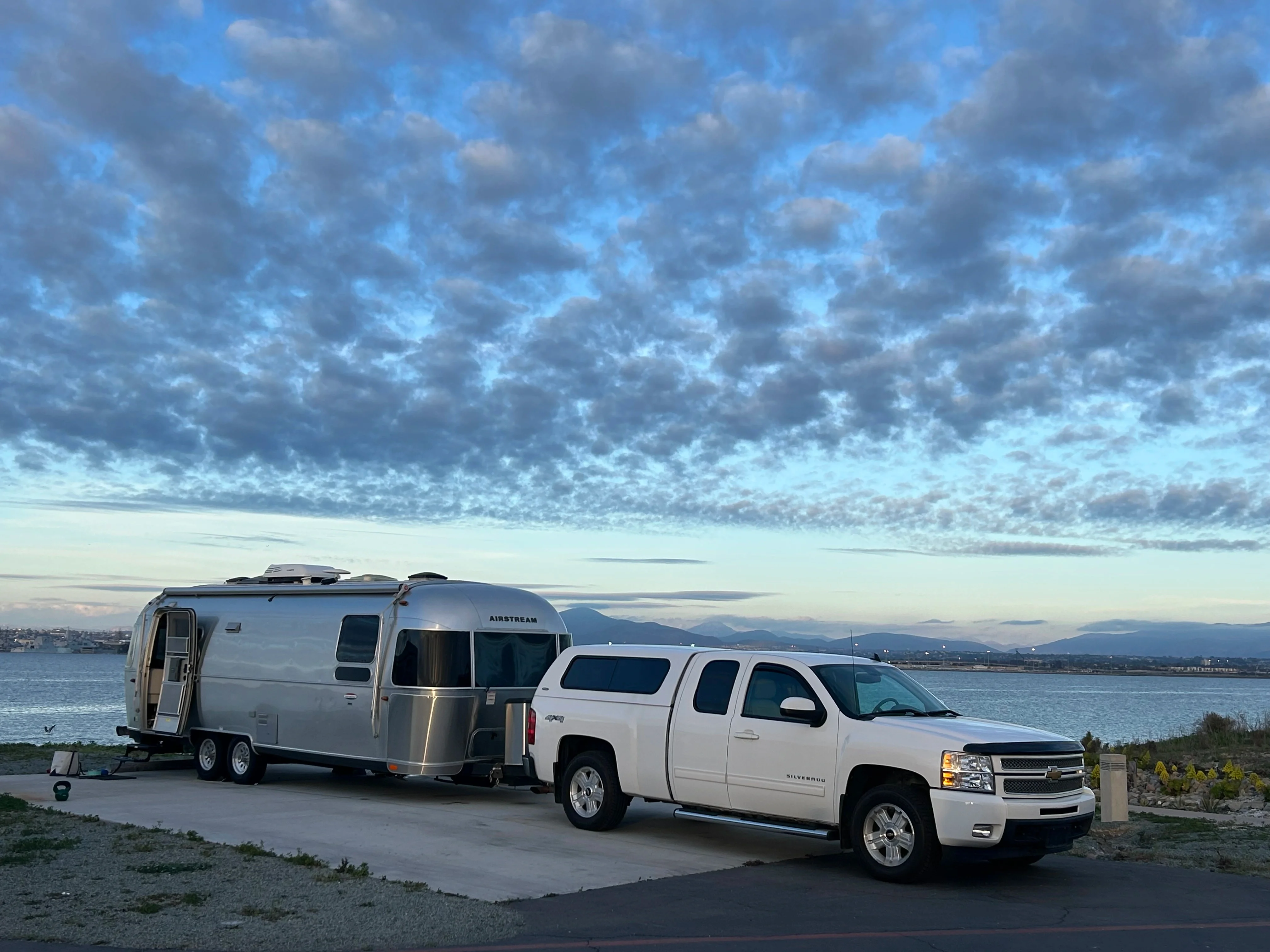 2016 AIRSTREAM INTERNATIONAL SIGNATURE exterior