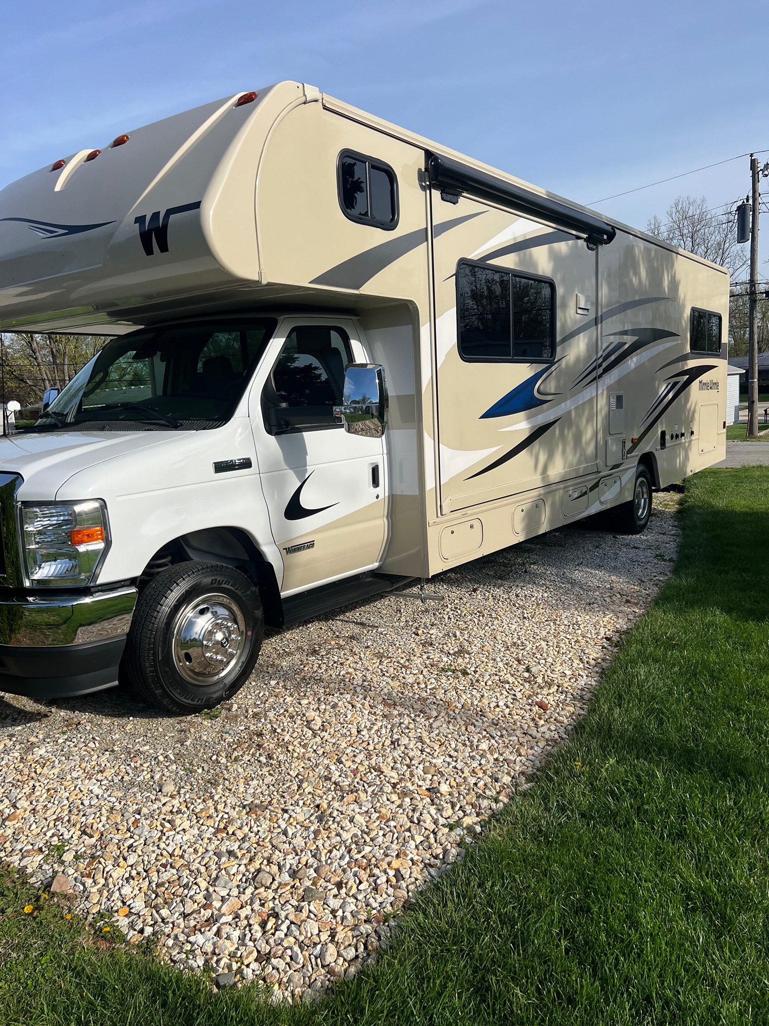 2024 WINNEBAGO MINNIE WINNIE exterior