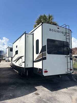2021 HEARTLAND BIGHORN photo 2