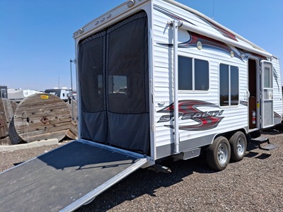 2013 FOREST RIVER STEALTH photo 5