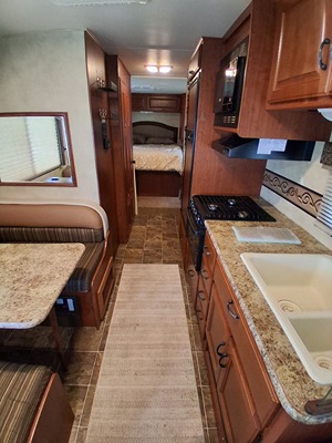 2011 THOR MOTOR COACH HURRICANE photo 17