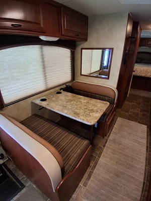 2011 THOR MOTOR COACH HURRICANE photo 16