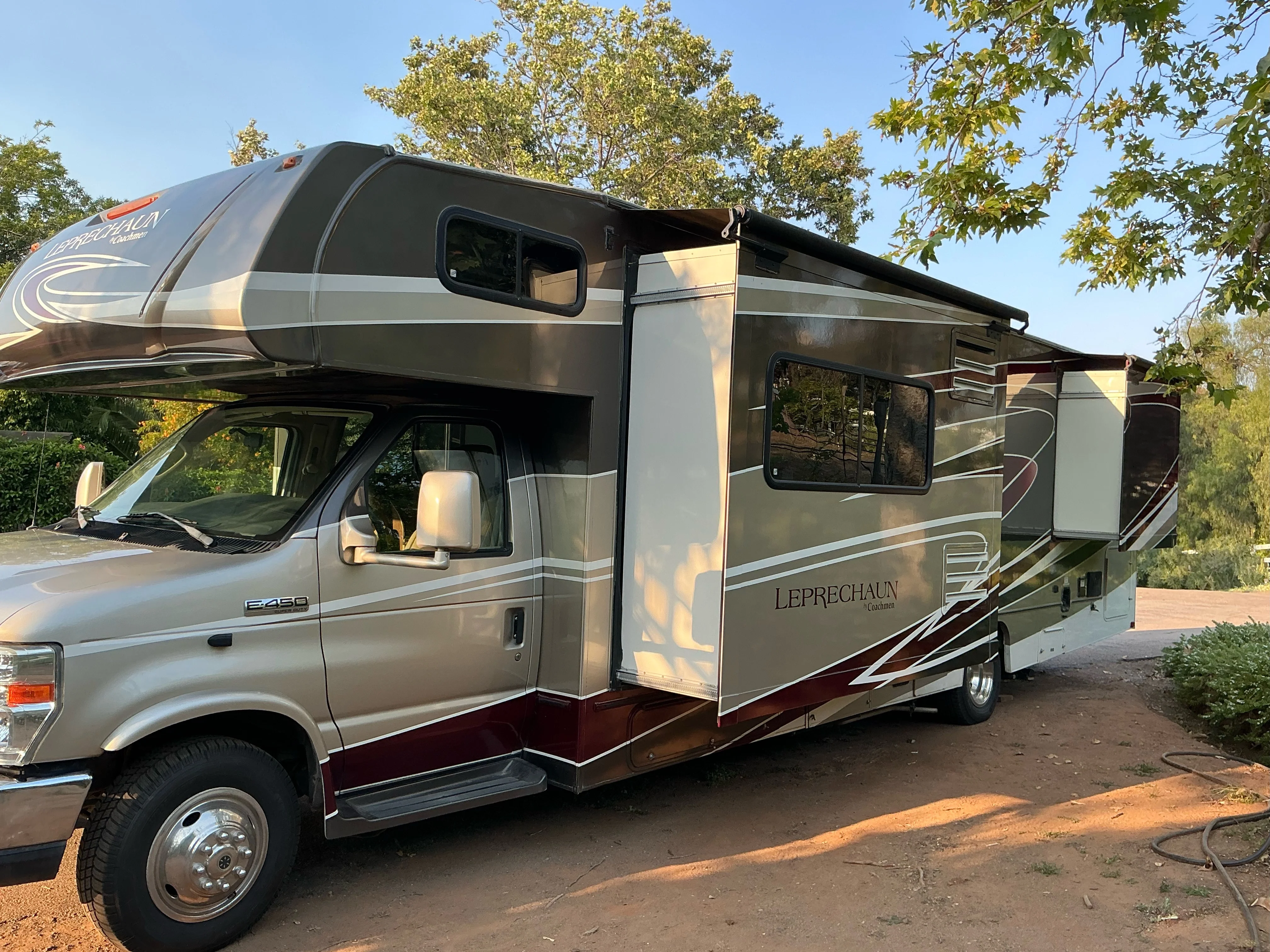 2016 COACHMEN LEPRECHAUN exterior