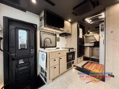 2026 Grand Design Lineage Series M photo 20