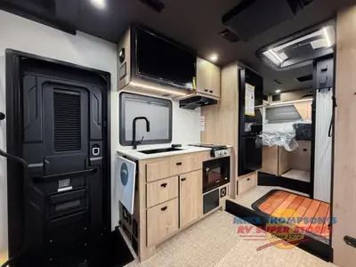 2026 Grand Design Lineage Series M photo 16