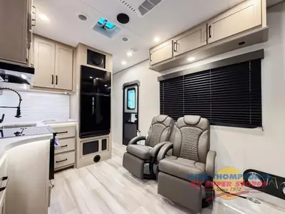 2026 Grand Design Momentum G-Class photo 10
