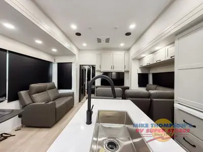 2026 Grand Design Momentum G-Class photo 8
