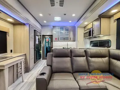 2026 Grand Design Momentum M-Class photo 7