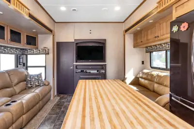 Used 2016 Crossroads Elevation Homestead