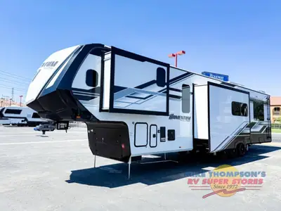 2026 Grand Design Momentum M-Class photo 3