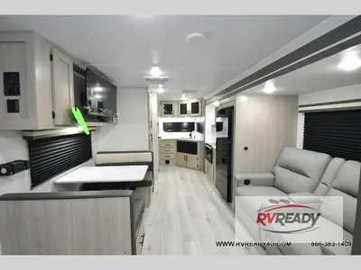 2027 East to West Della Terra photo 6