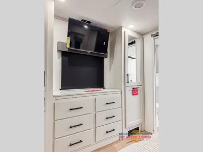 2026 Grand Design Solitude photo 30
