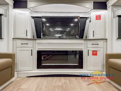 2026 Grand Design Solitude photo 11