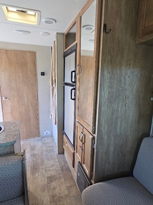 2017 GULF STREAM CONQUEST C photo 9