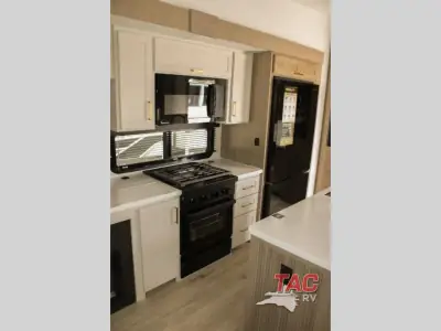 2027 Forest River Rockwood Signature R361RLS photo 27