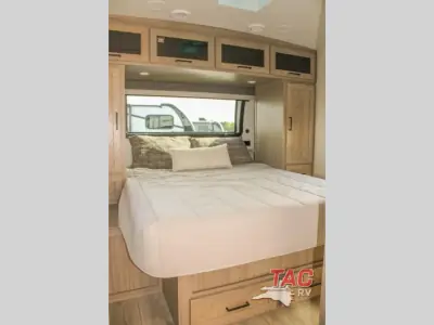 2027 Forest River Rockwood Mini Lite 2525RB photo 9