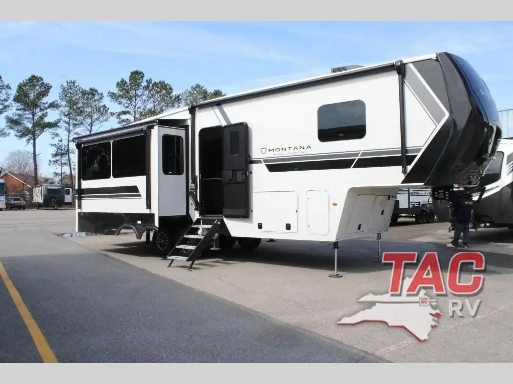 2026 Keystone Montana High Country 290RL exterior