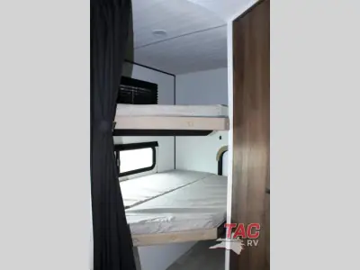 2027 Keystone Bullet Crossfire 2290BH photo 18