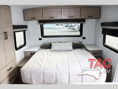 2026 Forest River Rockwood Mini Lite 2522FB photo 9