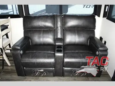 2023 Keystone Alpine 3720MD photo 26