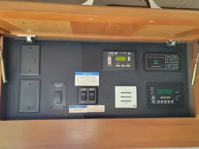 2019 Entegra Coach Insignia 44B photo 32