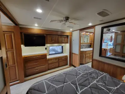 2019 Entegra Coach Insignia 44B photo 18