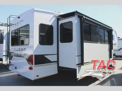 2027 Keystone Cougar Half-Ton 28RLI photo 6