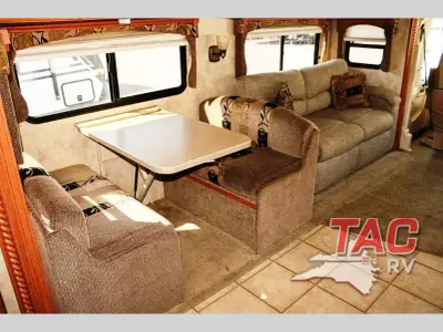 2009 Damon Challenger 376 photo 15