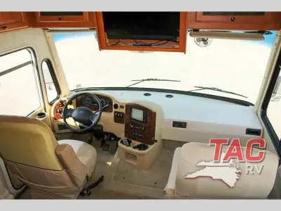 2009 Damon Challenger 376 photo 9