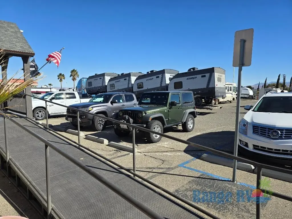 2027 Sunset Park Sun Lite LTD 13MJ exterior