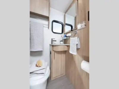 2027 Leisure Travel Wonder 24RTB photo 10