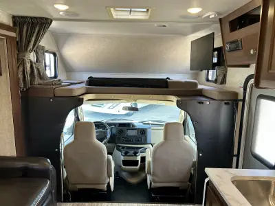 2018 Forest River Sunseeker 2850S LE photo 19