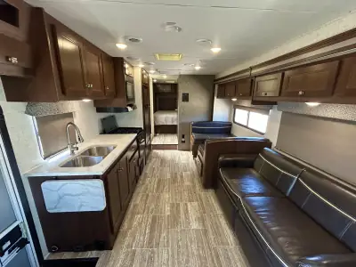 2018 Forest River Sunseeker 2850S LE photo 10