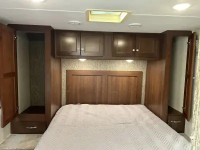 2018 Forest River Sunseeker 2850S LE photo 15