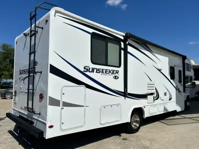 2018 Forest River Sunseeker 2850S LE photo 6