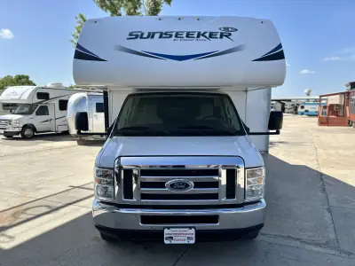 2018 Forest River Sunseeker 2850S LE photo 8