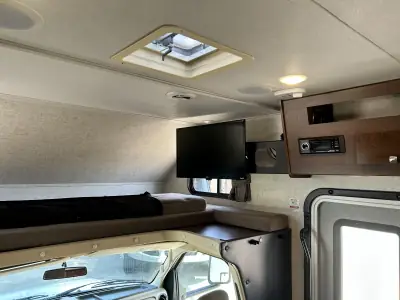 2018 Forest River Sunseeker 2850S LE photo 20