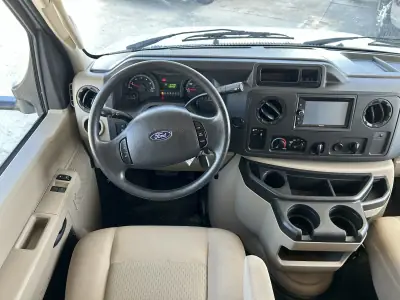 2018 Forest River Sunseeker 2850S LE photo 22