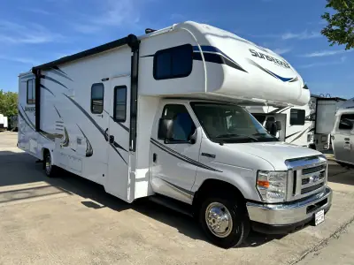 2018 Forest River Sunseeker 2850S LE photo 3
