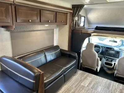2018 Forest River Sunseeker 2850S LE photo 11