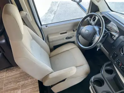 2018 Forest River Sunseeker 2850S LE photo 23