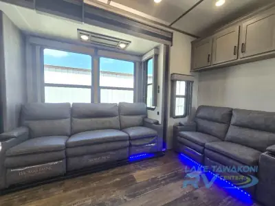 2020 Keystone Raptor 423 photo 13