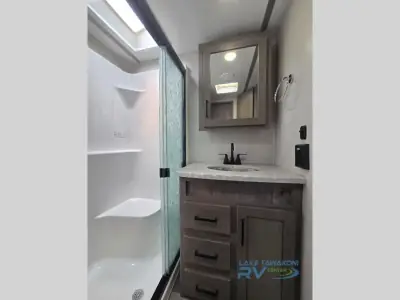2020 Keystone Raptor 423 photo 24