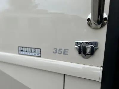 2007 Fleetwood Bounder 35E photo 18
