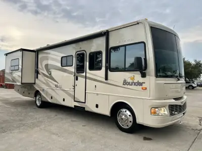 2007 Fleetwood Bounder 35E