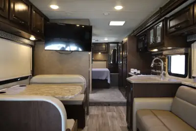 2020 Thor Motor Coach Four Winds 31Y photo 9