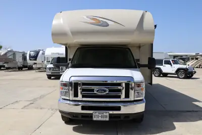 2020 Thor Motor Coach Four Winds 31Y photo 7