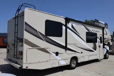 2020 Thor Motor Coach Four Winds 31Y photo 5