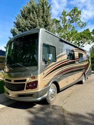 2016 FLEETWOOD BOUNDER photo 3