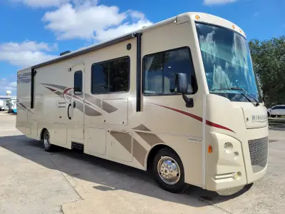 2017 Winnebago Vista 31BE photo 3